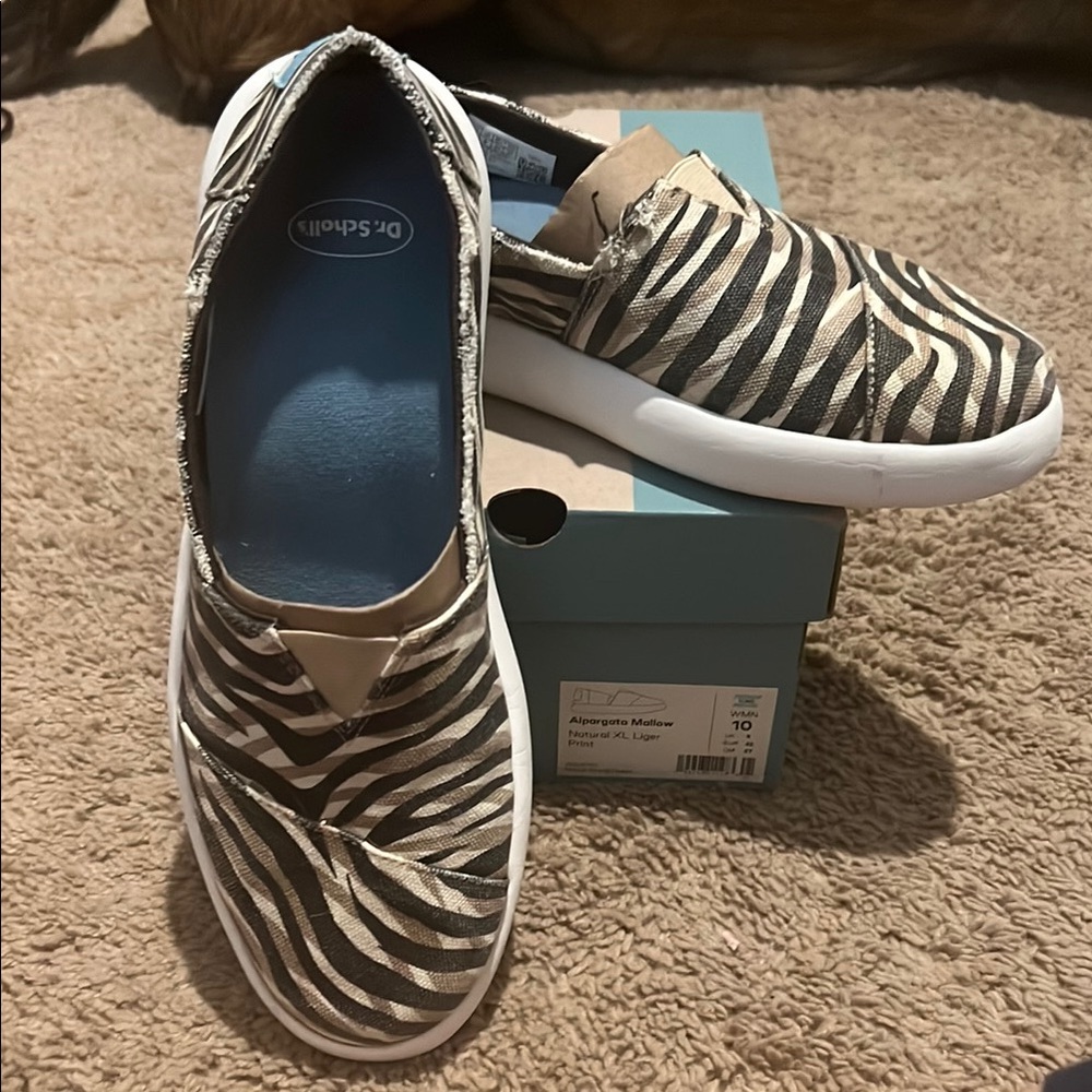 Tom’s w/ Dr Scholl’s Black and Cream Slip-On Sneakers